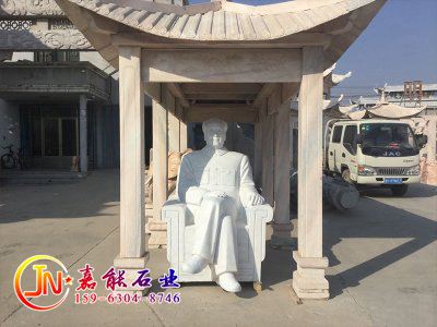 毛泽东石雕像