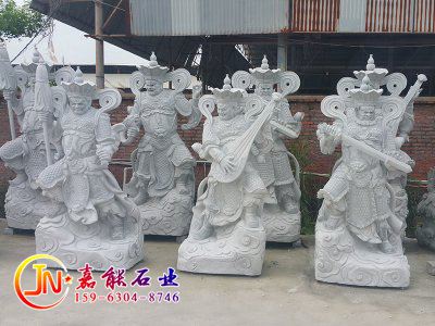 四大天王石雕像
