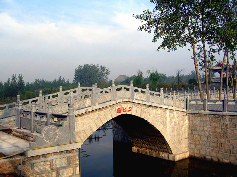 青石石拱桥(图1)
