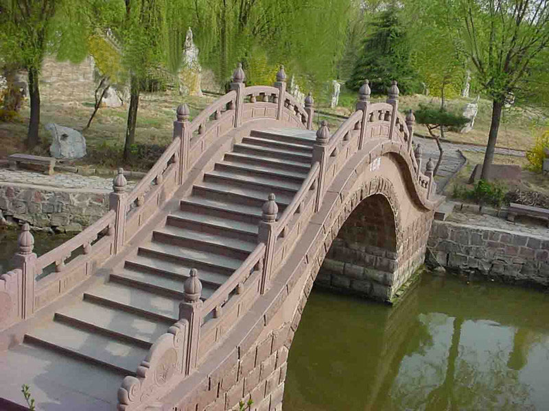 晚霞红拱桥石栏杆(图1)